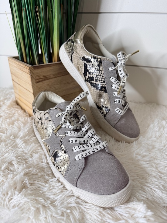 Steve Madden Shoes - Steve Madden Mirage Suede Snake Print Lace Up Low Top Sneakers Grey Silver Sz 8
